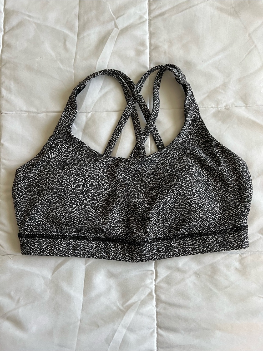 Lululemon energy Women's Black & White Strappy Sports Bra size 10